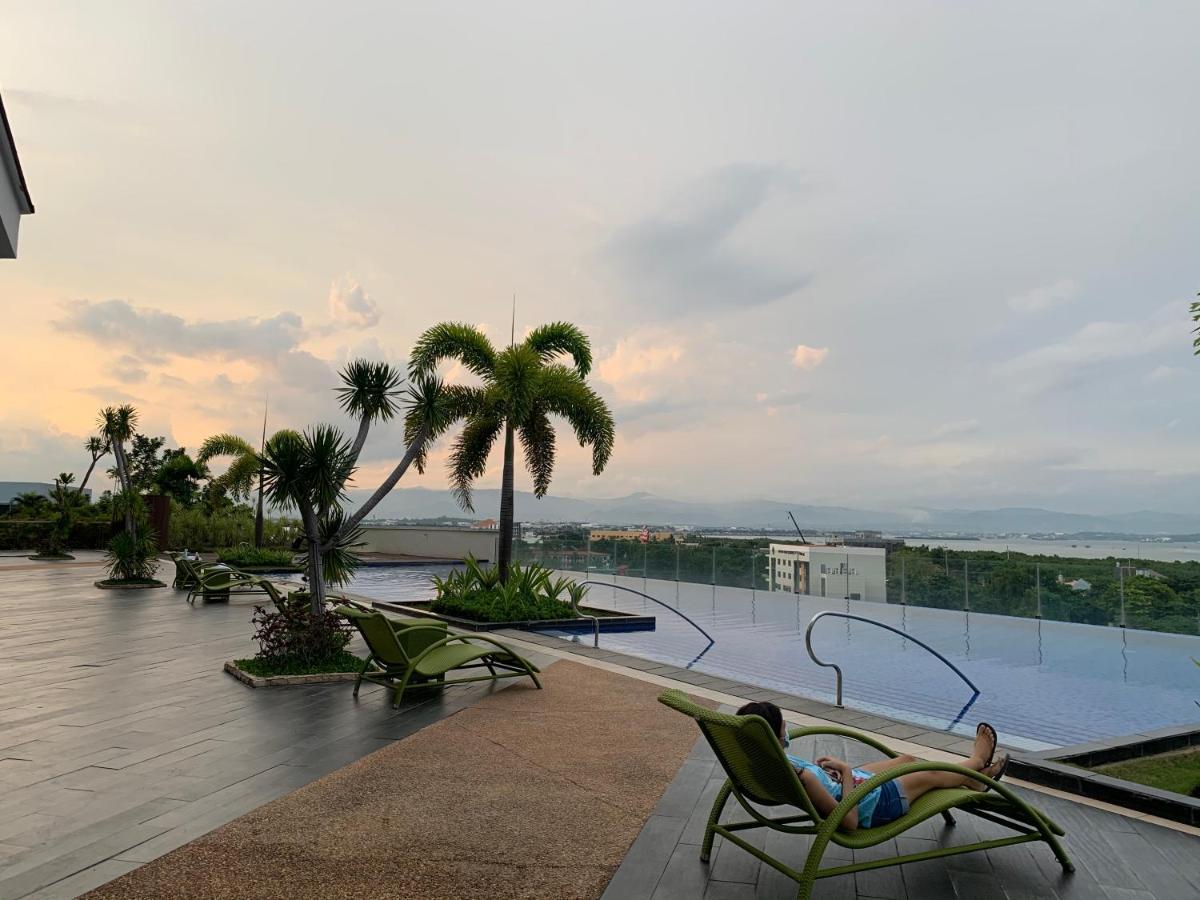 Ferienwohnung Mactan Newtown Deluxe Island Breeze Lapu-Lapu City Exterior foto
