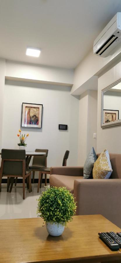 Ferienwohnung Mactan Newtown Deluxe Island Breeze Lapu-Lapu City Exterior foto