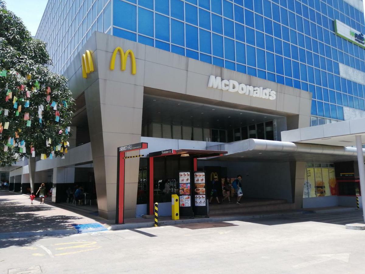 Ferienwohnung Mactan Newtown Deluxe Island Breeze Lapu-Lapu City Exterior foto